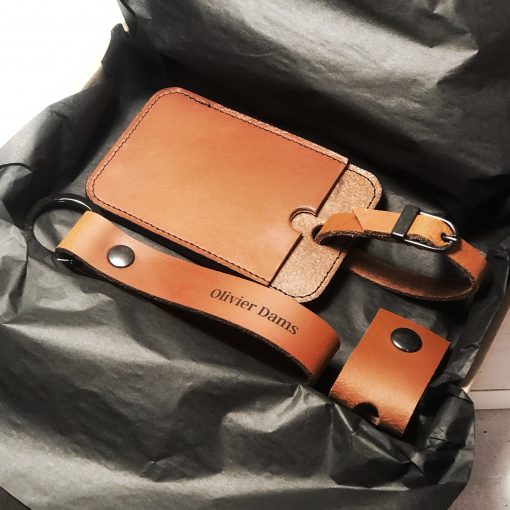 Cadeaubox: bagagelabel, maxi sleutelhanger en kabelbinder in chestnut met gunmetal
