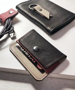 mini portemonnee met kabelbinder, mini sleutelhanger en paspoorthoes