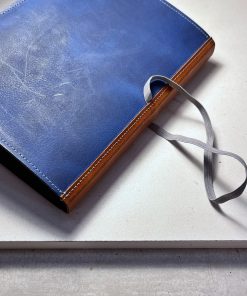 Blauw met cognac notitieboek hoes met grijs elastiek